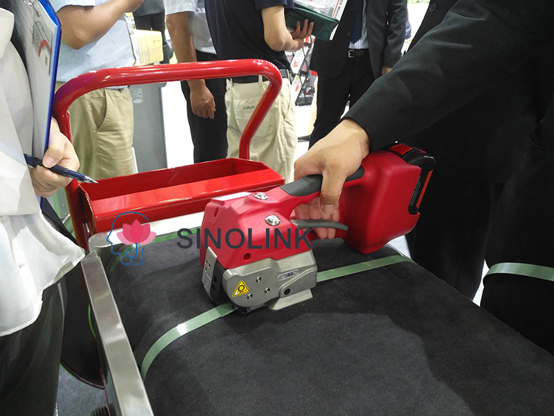 Máquina de cintar tipo alça semiautomática