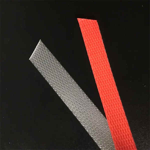 Máquina de cintar usando fita de embalagem PP