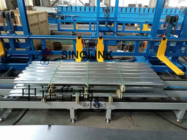 Telha de aço colorida tipo clipe automático (placa de perfil) Materiais de construção Sistema de cintas de blocos de madeira