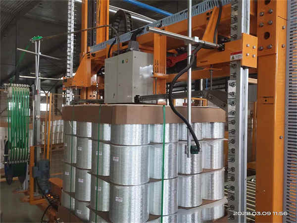 Máquina de cinta vertical de paletes totalmente automática