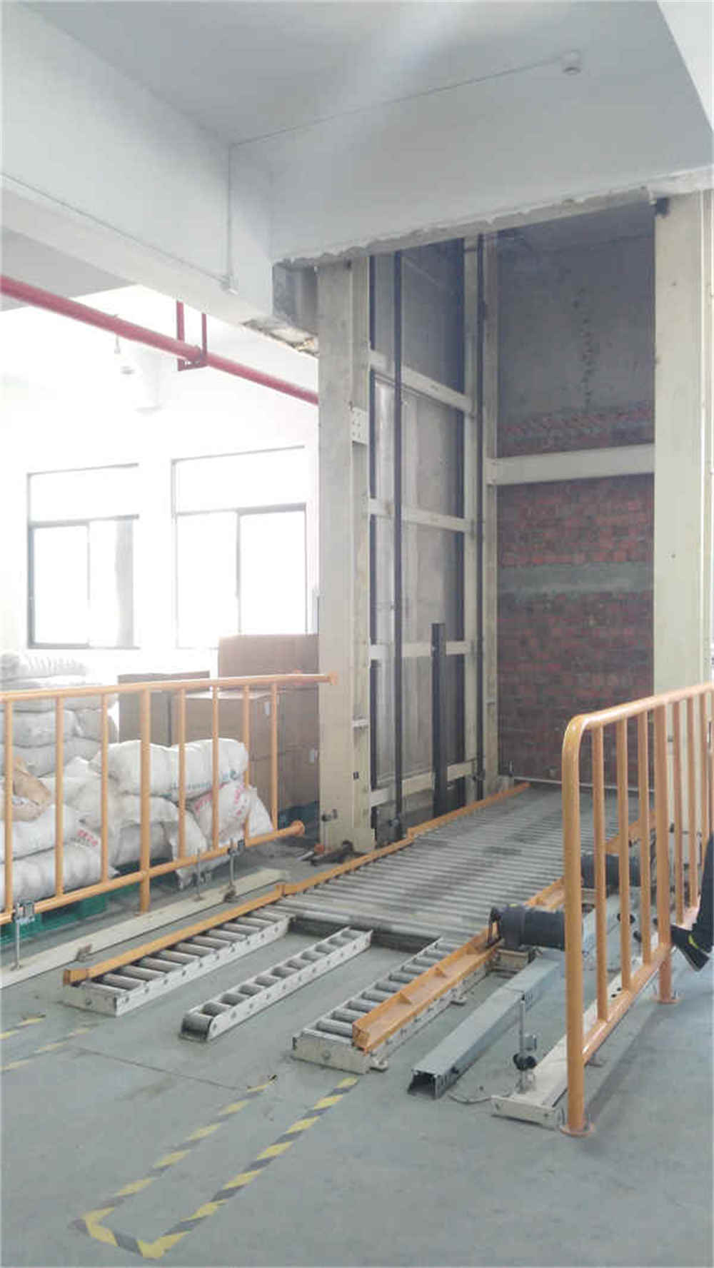 Transportador de elevação vertical de carga pesada não tripulado totalmente automático