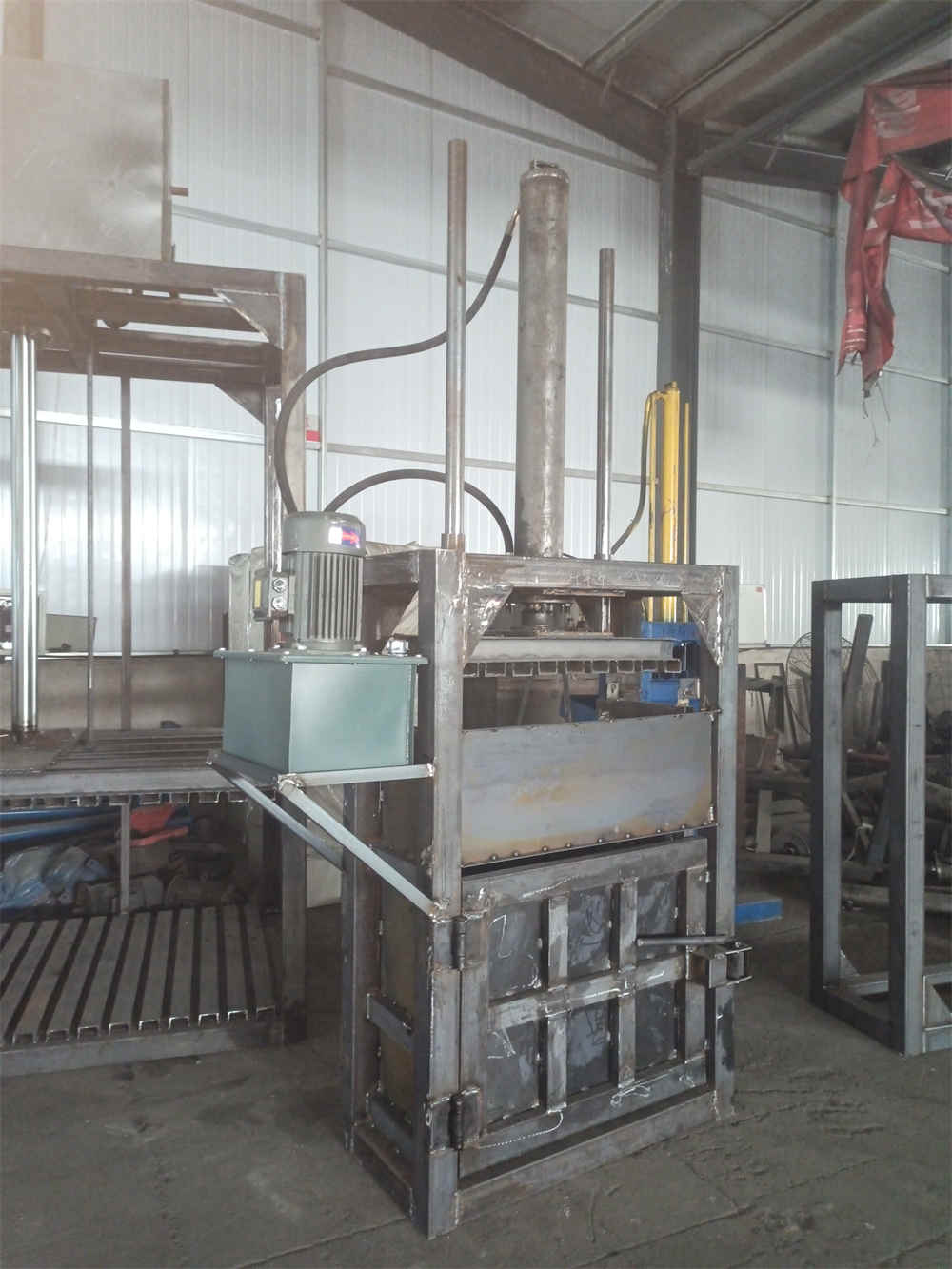 Enfardadeira Hidráulica Totalmente Automática