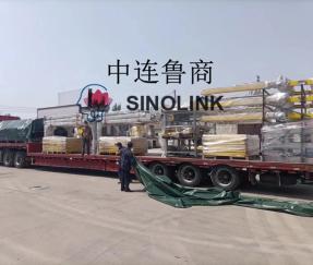 Entrega de mercadorias de três reboques para clientes