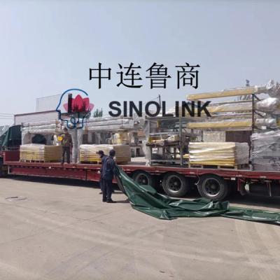 Entrega de mercadorias de três reboques para clientes