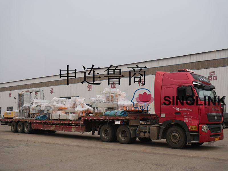 Fotos de entrega da máquina de cintar Delivery Pictures of Strapping Machine