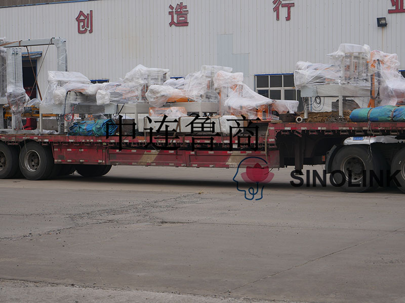 Fotos de entrega da máquina de cintar Delivery Pictures of Strapping Machine