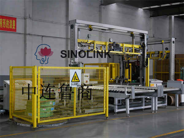 Máquina de cintar automática de canto lateral longo Protecor Long Side Automatic Corner Protecor Strapping Machine