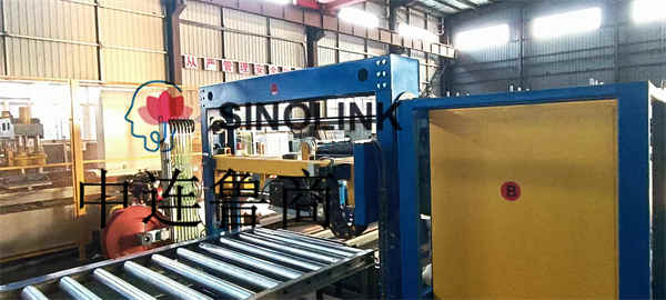 Telha de aço colorida tipo clipe automático (placa de perfil) Materiais de construção Sistema de cintas de blocos de madeira Automatic Clip Type Color Steel Tile (Profile Plate) Building Materials Wooden Blocks Strapping System