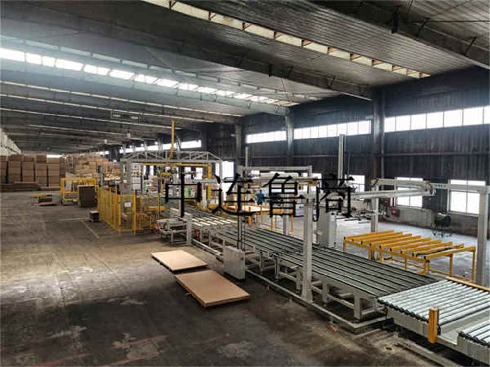 Sistema de embalagem inteligente para tábuas de madeira feitas pelo homem Sistema de embalagem inteligente para tábuas de madeira feitas pelo homem